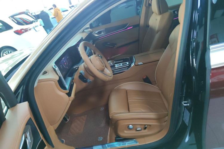 Used Hongqi H9 2025 Model Facelifted 2.0T Two-Wheel Drive Flag-Style Luxury Business Edition, 5 Seats Left Front Seat