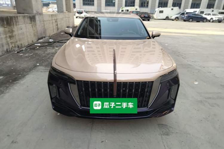 Used Hongqi H9 2025 Model Facelifted 2.0T Two-Wheel Drive Flag-Style Private Enjoyment Fashion Edition, 5 Seats Front