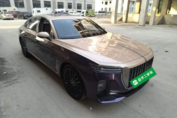 Used Hongqi H9 2025 Model Facelifted 2.0T Two-Wheel Drive Flag-Style Private Enjoyment Fashion Edition, 5 Seats Front Right 45 Deg
