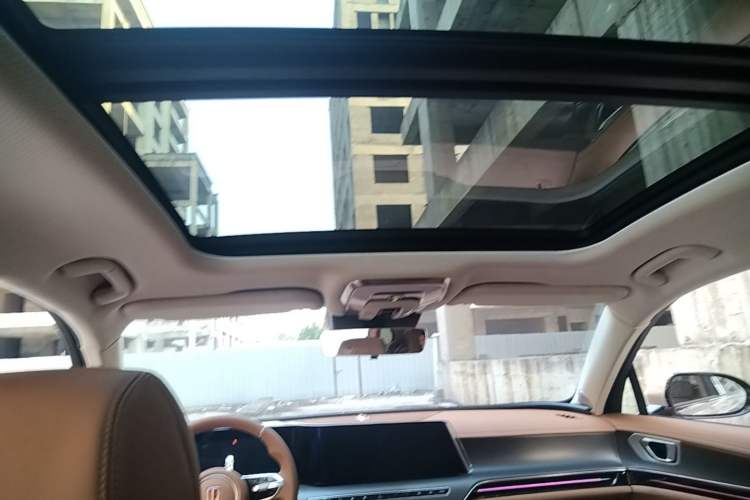 Used Hongqi H9 2025 Model Facelifted 2.0T Two-Wheel Drive Flag-Style Private Enjoyment Fashion Edition, 5 Seats Headliner