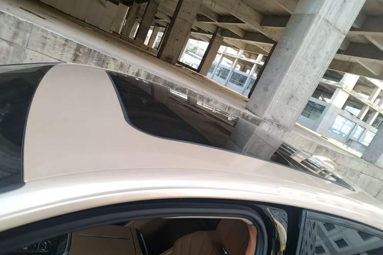 Used Hongqi H9 2025 Model Facelifted 2.0T Two-Wheel Drive Flag-Style Private Enjoyment Fashion Edition, 5 Seats Roof