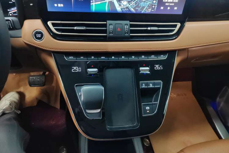 Used Hongqi HQ9 2023 2.0T Smart Connect Flagship Edition Gear Lever