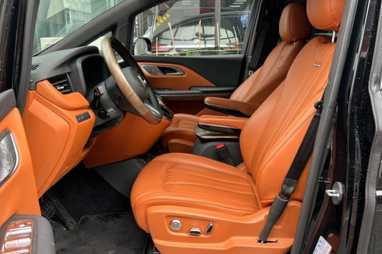 Used Hongqi HQ9 2023 2.0T Smart Connect Flagship Edition Interior 5