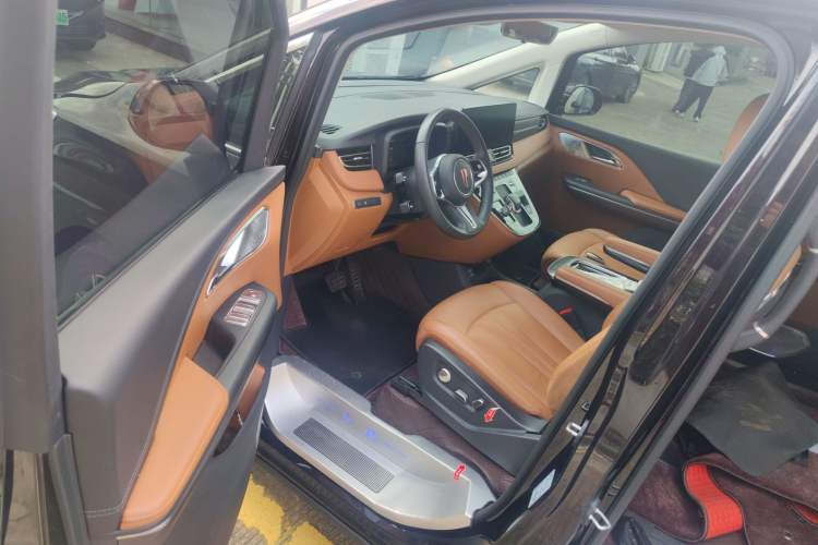 Used Hongqi HQ9 2023 2.0T Smart Connect Flagship Edition Driver Seat