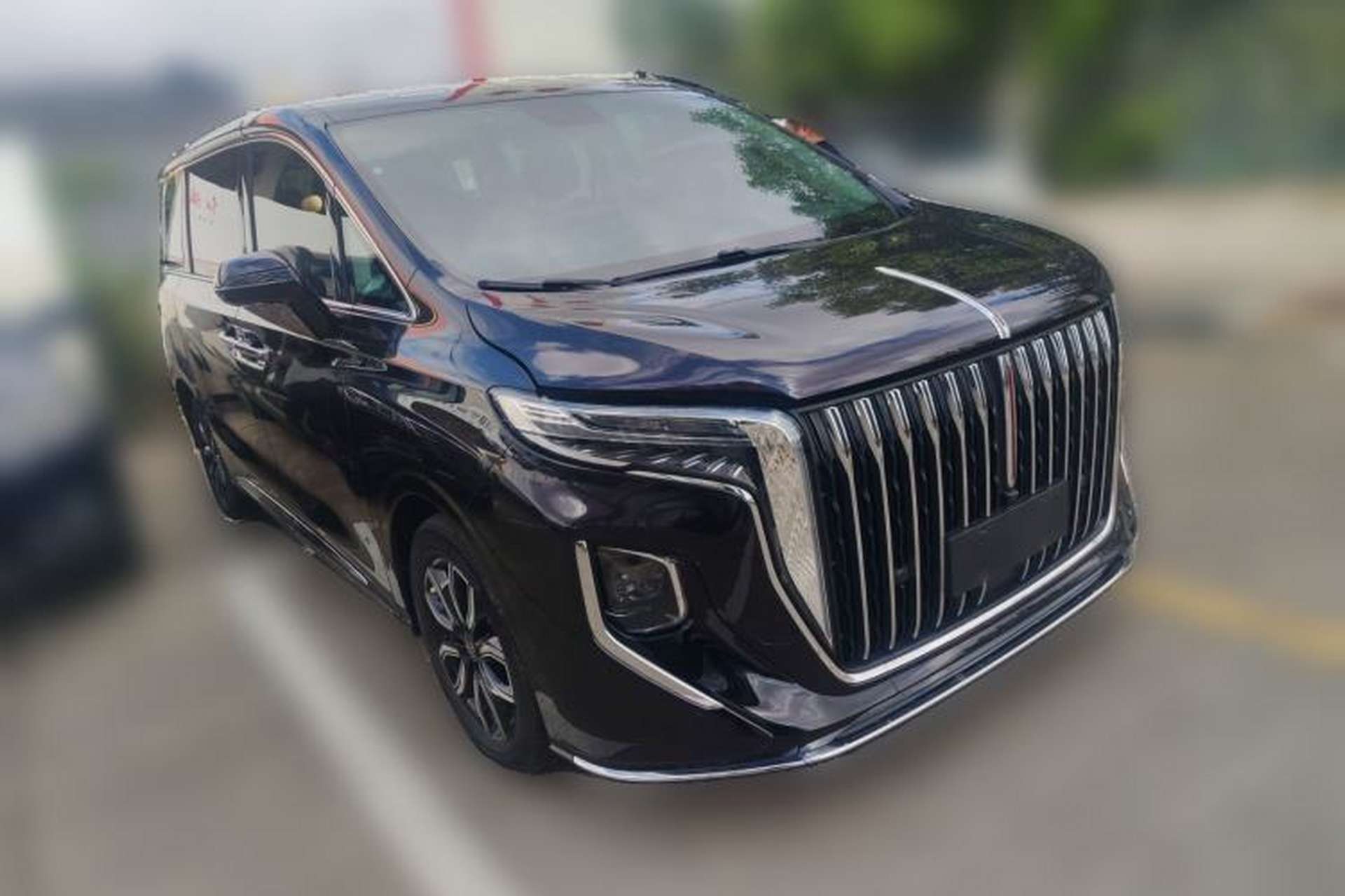 Used Hongqi HQ9 2023 2.0T Smart Connect Flagship Edition Front Right 45 Deg