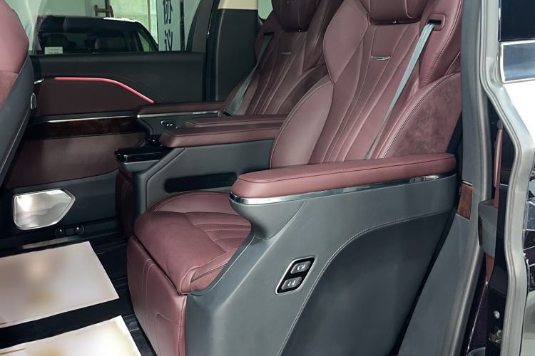 Used Hongqi HQ9 2023 2.0T Smart Connect Flagship Edition Interior 1
