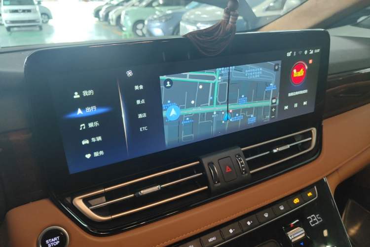 Used Hongqi HQ9 2023 2.0T Smart Connect Flagship Edition Audio And AC Panel