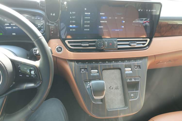 Used Hongqi HQ9 2023 2.0T Smart Connect Flagship Edition Audio And AC Panel