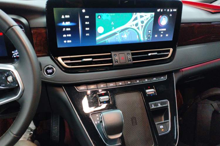 Used Hongqi HQ9 2023 2.0T Smart Connect Flagship Edition Audio And AC Panel