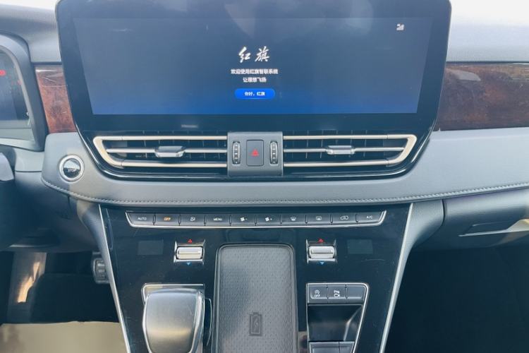 Used Hongqi HQ9 2023 2.0T Smart Connect Flagship Edition Audio And AC Panel