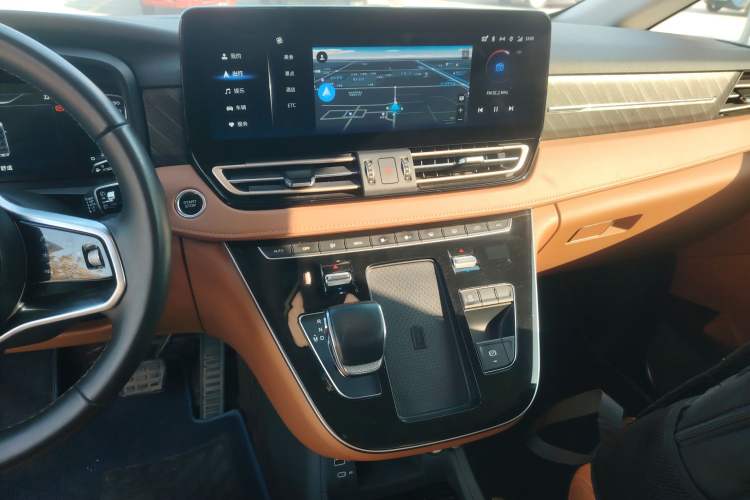 Used Hongqi HQ9 2023 2.0T Smart Connect Flagship Edition Audio And AC Panel