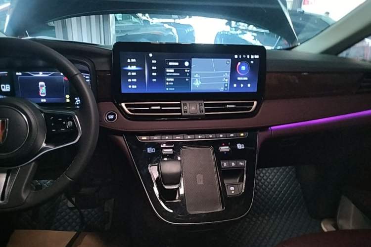 Used Hongqi HQ9 2023 2.0T Smart Connect Flagship Edition Audio And AC Panel