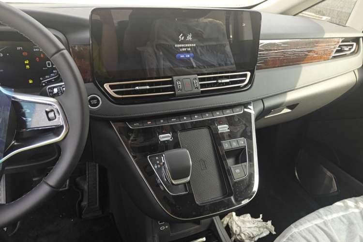 Used Hongqi HQ9 2023 2.0T Smart Connect Flagship Edition Audio And AC Panel