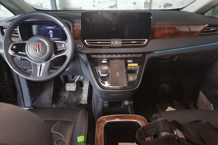 Used Hongqi HQ9 2023 2.0T Smart Connect Flagship Edition Center Console