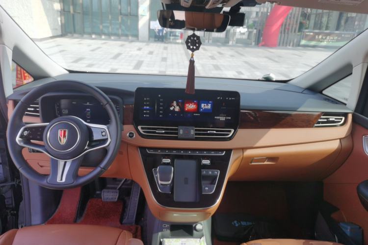 Used Hongqi HQ9 2023 2.0T Smart Connect Flagship Edition Center Console