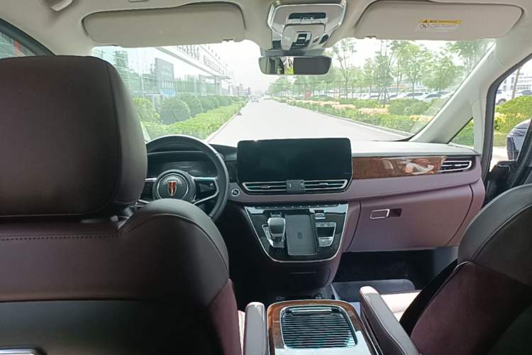 Used Hongqi HQ9 2023 2.0T Smart Connect Flagship Edition Center Console