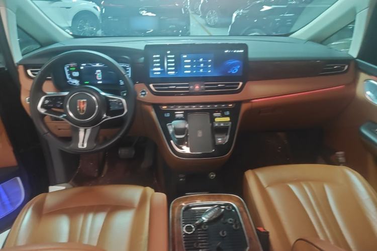 Used Hongqi HQ9 2023 2.0T Smart Connect Flagship Edition Center Console