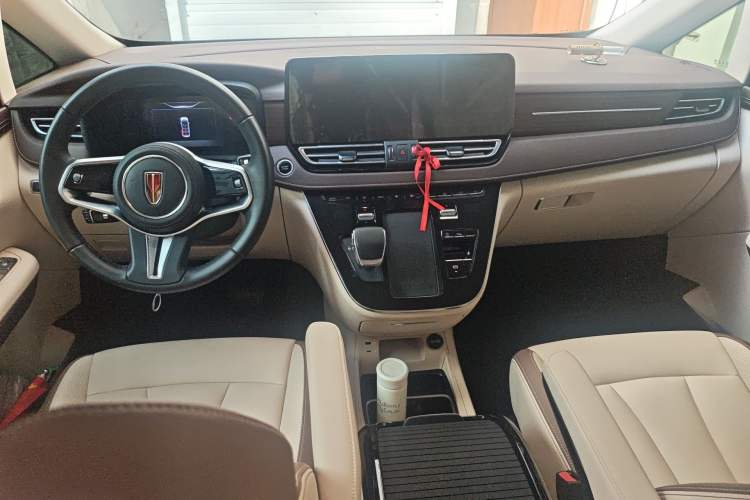 Used Hongqi HQ9 2023 2.0T Smart Connect Flagship Edition Center Console
