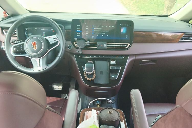 Used Hongqi HQ9 2023 2.0T Smart Connect Flagship Edition Center Console