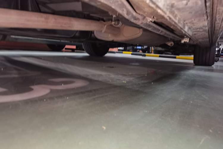 Used Hongqi HQ9 2023 2.0T Smart Connect Flagship Edition Chassis Front Left