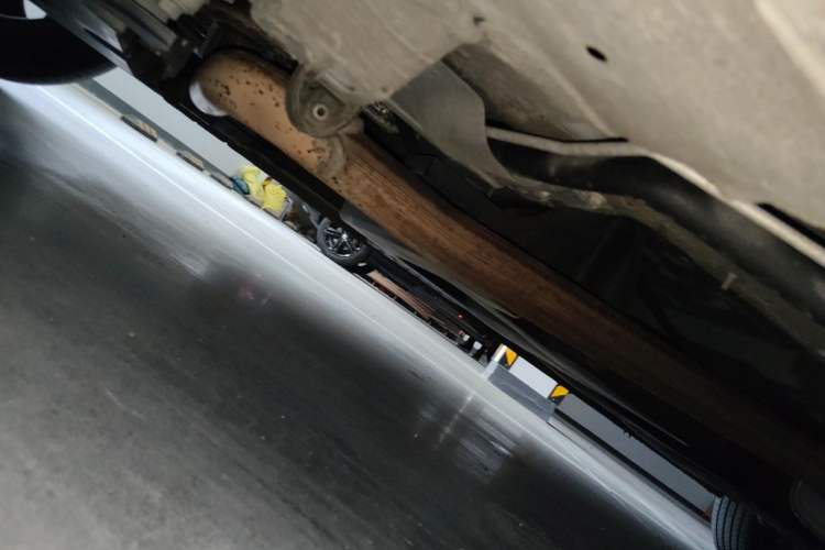 Used Hongqi HQ9 2023 2.0T Smart Connect Flagship Edition Chassis Front Left