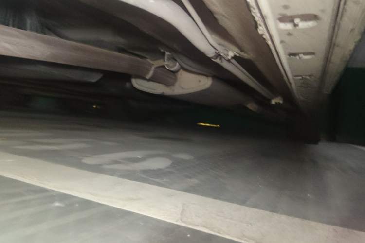 Used Hongqi HQ9 2023 2.0T Smart Connect Flagship Edition Chassis Front Left