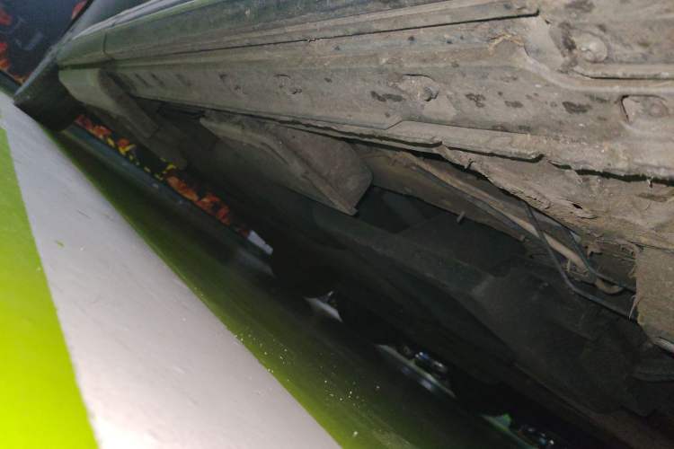 Used Hongqi HQ9 2023 2.0T Smart Connect Flagship Edition Chassis Front Right