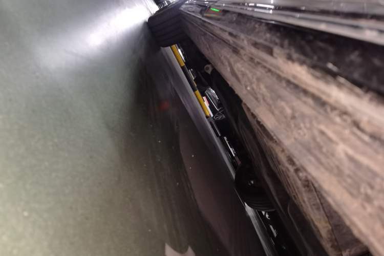 Used Hongqi HQ9 2023 2.0T Smart Connect Flagship Edition Chassis Front Right