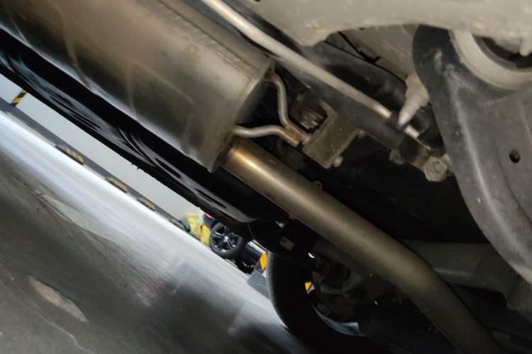 Used Hongqi HQ9 2023 2.0T Smart Connect Flagship Edition Chassis Rear Left