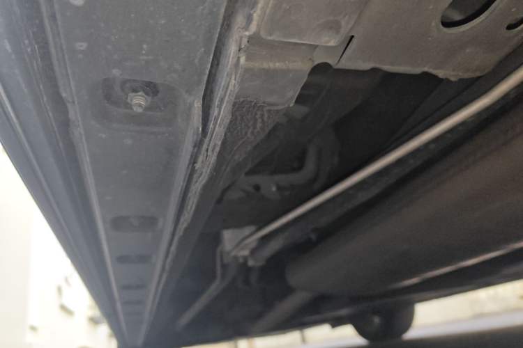 Used Hongqi HQ9 2023 2.0T Smart Connect Flagship Edition Chassis Rear Left