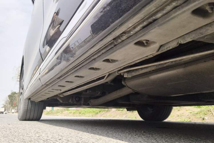 Used Hongqi HQ9 2023 2.0T Smart Connect Flagship Edition Chassis Rear Left