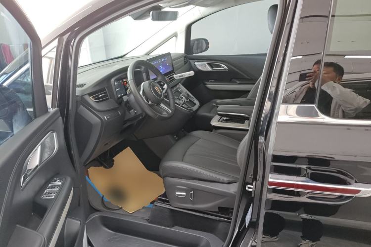 Used Hongqi HQ9 2023 2.0T Smart Connect Flagship Edition Driver Seat