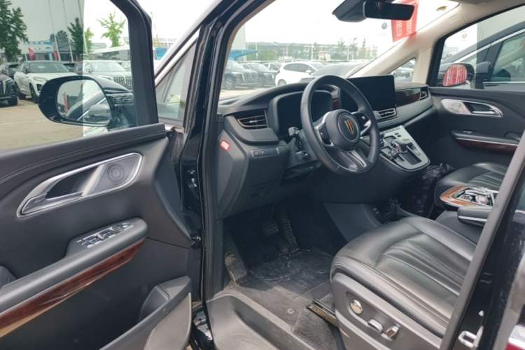 Used Hongqi HQ9 2023 2.0T Smart Connect Flagship Edition Driver Seat
