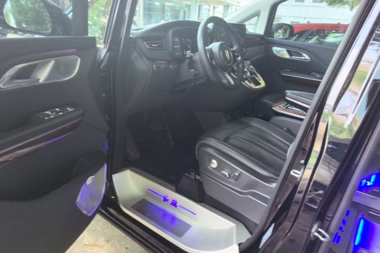 Used Hongqi HQ9 2023 2.0T Smart Connect Flagship Edition Driver Seat