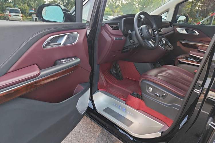 Used Hongqi HQ9 2023 2.0T Smart Connect Flagship Edition Driver Seat