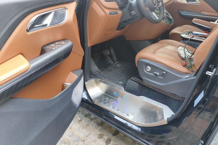 Used Hongqi HQ9 2023 2.0T Smart Connect Flagship Edition Driver Seat