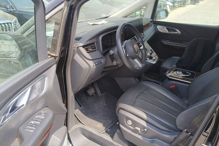 Used Hongqi HQ9 2023 2.0T Smart Connect Flagship Edition Driver Seat
