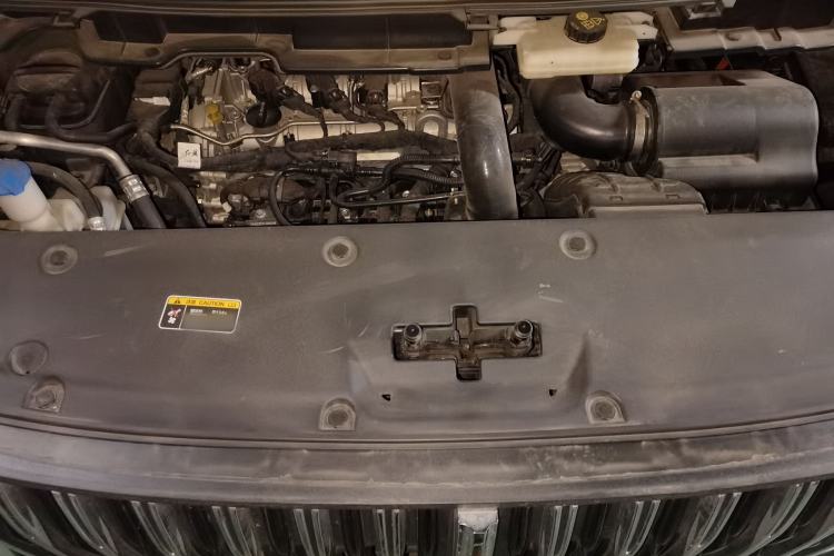 Used Hongqi HQ9 2023 2.0T Smart Connect Flagship Edition Engine Bay
