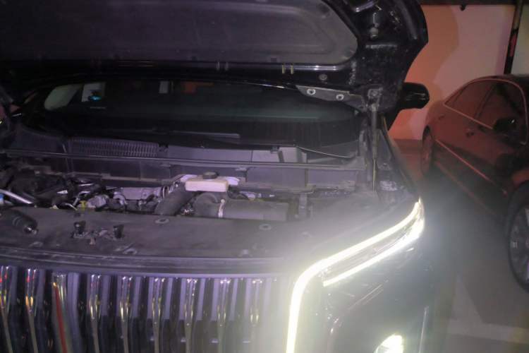 Used Hongqi HQ9 2023 2.0T Smart Connect Flagship Edition Engine Bay Left