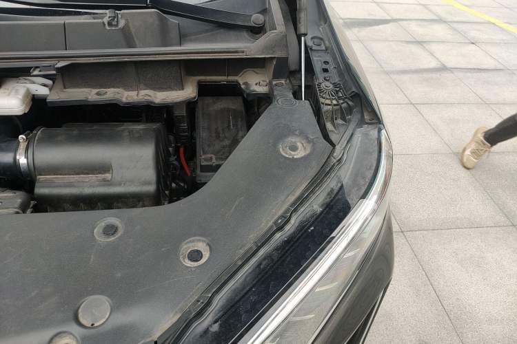 Used Hongqi HQ9 2023 2.0T Smart Connect Flagship Edition Engine Bay Left