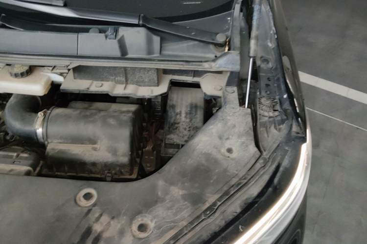 Used Hongqi HQ9 2023 2.0T Smart Connect Flagship Edition Engine Bay Left