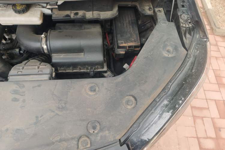 Used Hongqi HQ9 2023 2.0T Smart Connect Flagship Edition Engine Bay Left