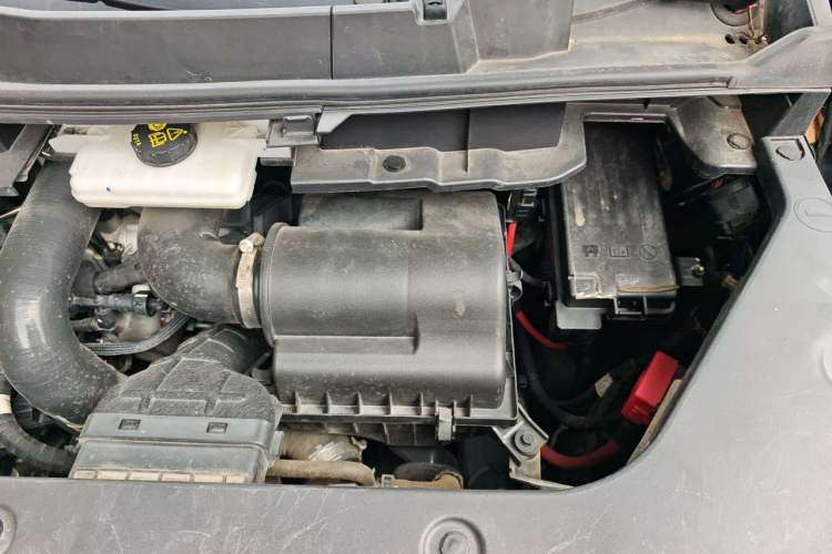Used Hongqi HQ9 2023 2.0T Smart Connect Flagship Edition Engine Bay Left