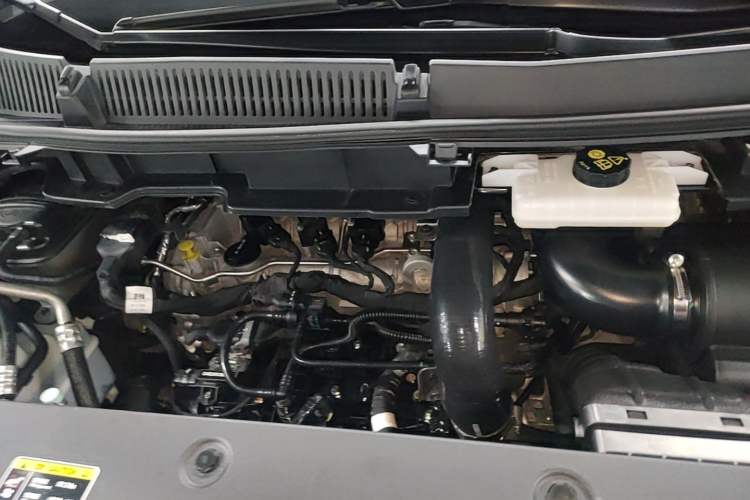 Used Hongqi HQ9 2023 2.0T Smart Connect Flagship Edition Engine Bay