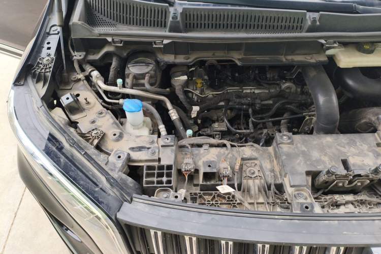 Used Hongqi HQ9 2023 2.0T Smart Connect Flagship Edition Engine Bay Right