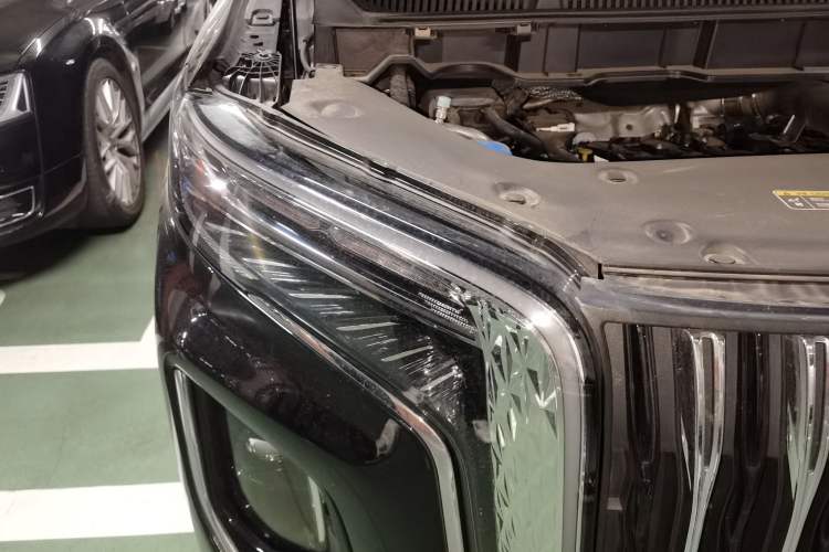 Used Hongqi HQ9 2023 2.0T Smart Connect Flagship Edition Engine Bay Right