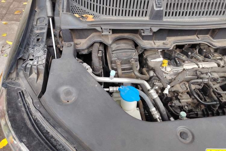 Used Hongqi HQ9 2023 2.0T Smart Connect Flagship Edition Engine Bay Right