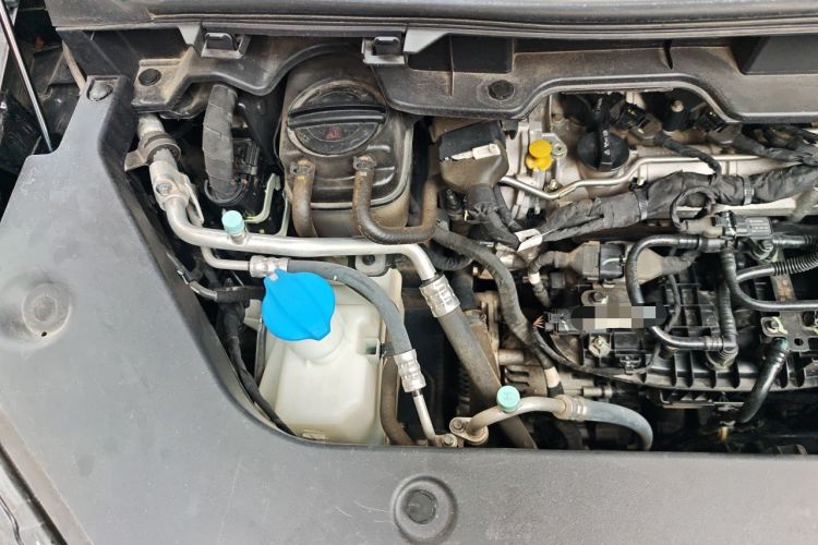 Used Hongqi HQ9 2023 2.0T Smart Connect Flagship Edition Engine Bay Right