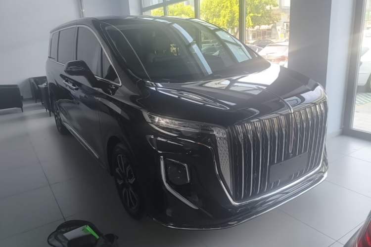 Used Hongqi HQ9 2023 2.0T Smart Connect Flagship Edition Front Right 45 Deg