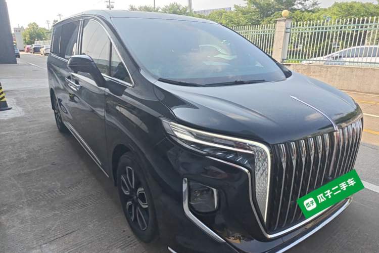 Used Hongqi HQ9 2023 2.0T Smart Connect Flagship Edition Front Right 45 Deg